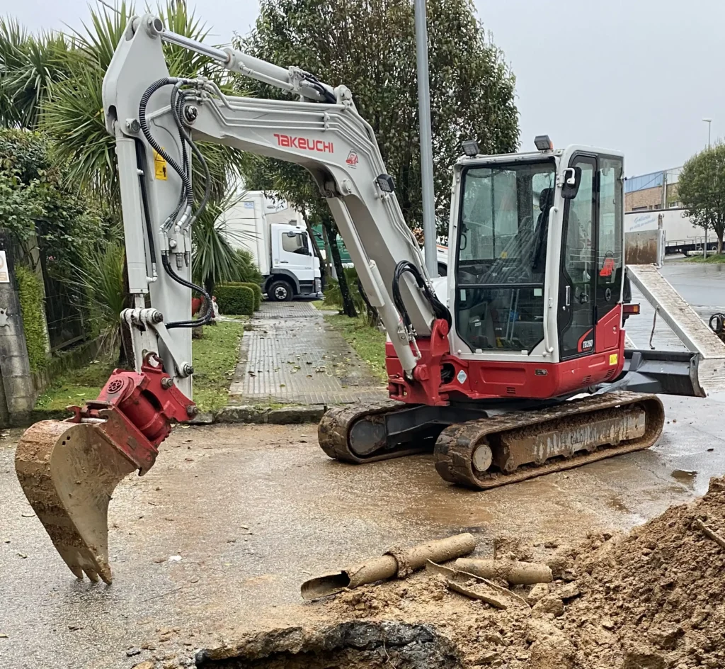 retroexcavadora Takeuchi valiño